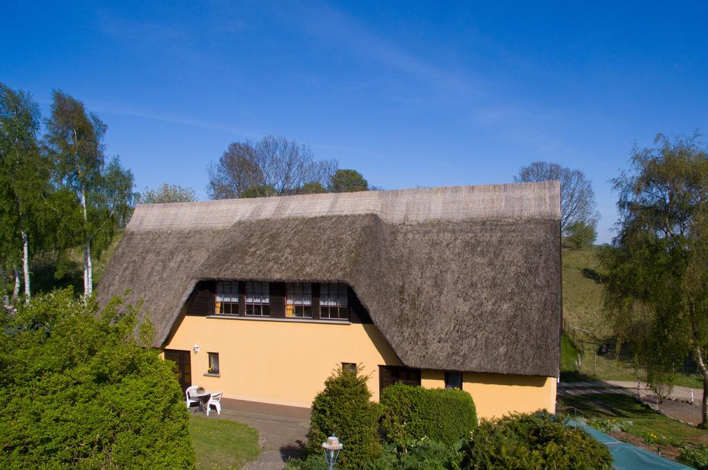 Ferien Unterm Reetdach In Gohren Hotel Goehren  Exterior photo